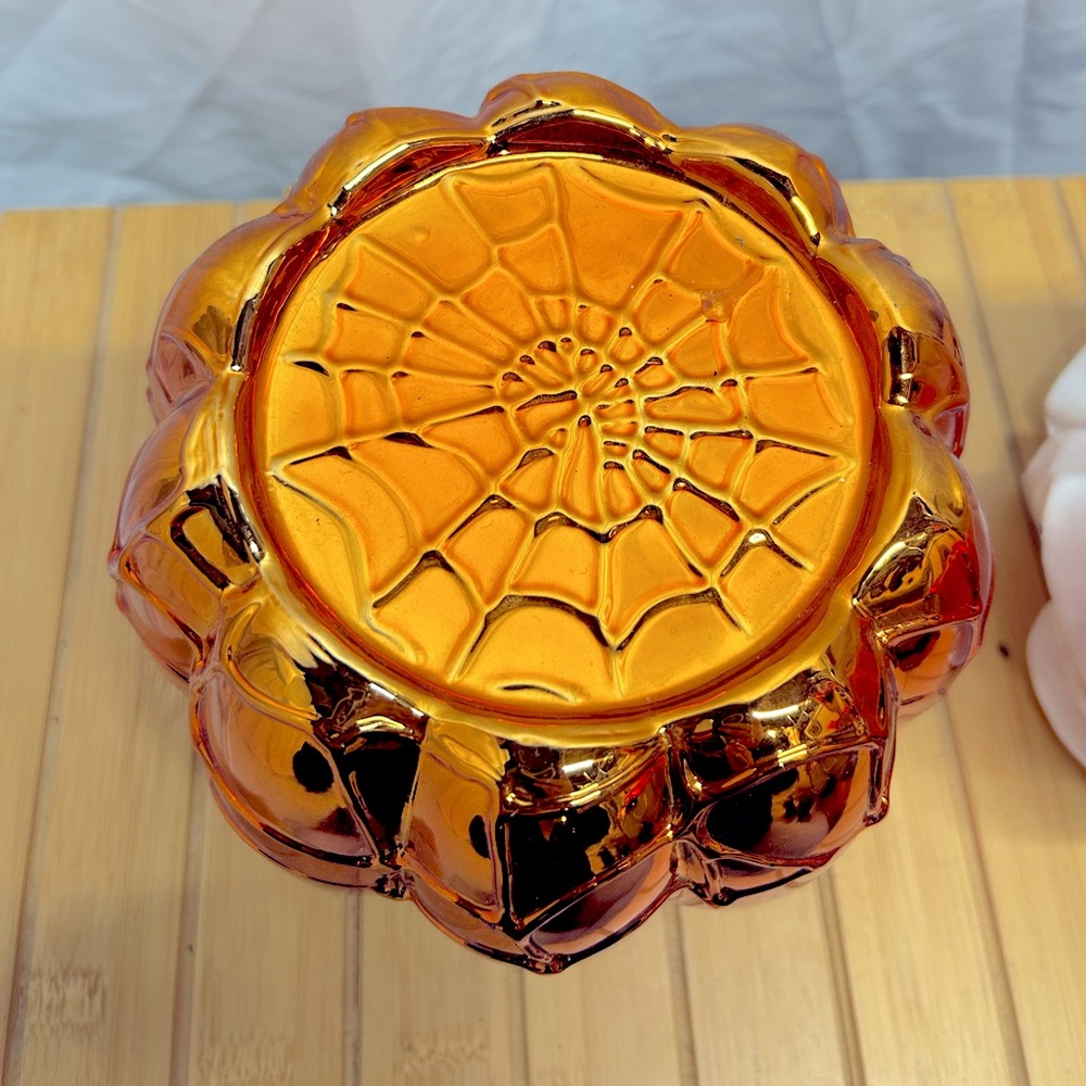 Bath and Body Works Pumpkin Spider Candle Holder LED with Skull - Picture 3 of 3